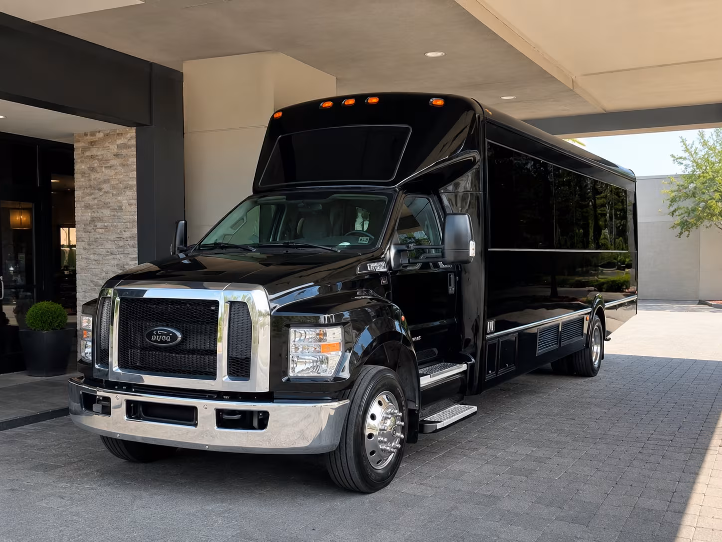 Fall River Winery Tour & Pub Crawl Transportation
